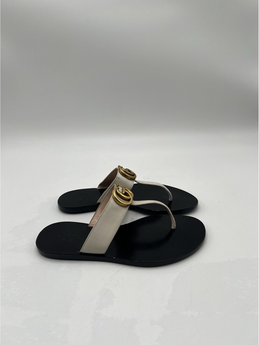 Gucci Women's Marmont white leather thong sandals Size 35